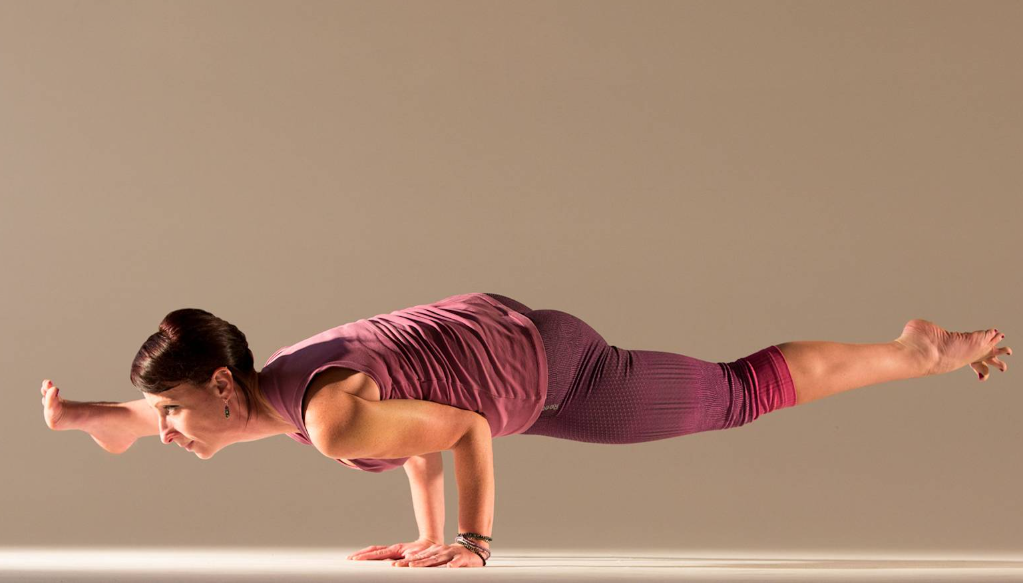Padangustha Dandasana